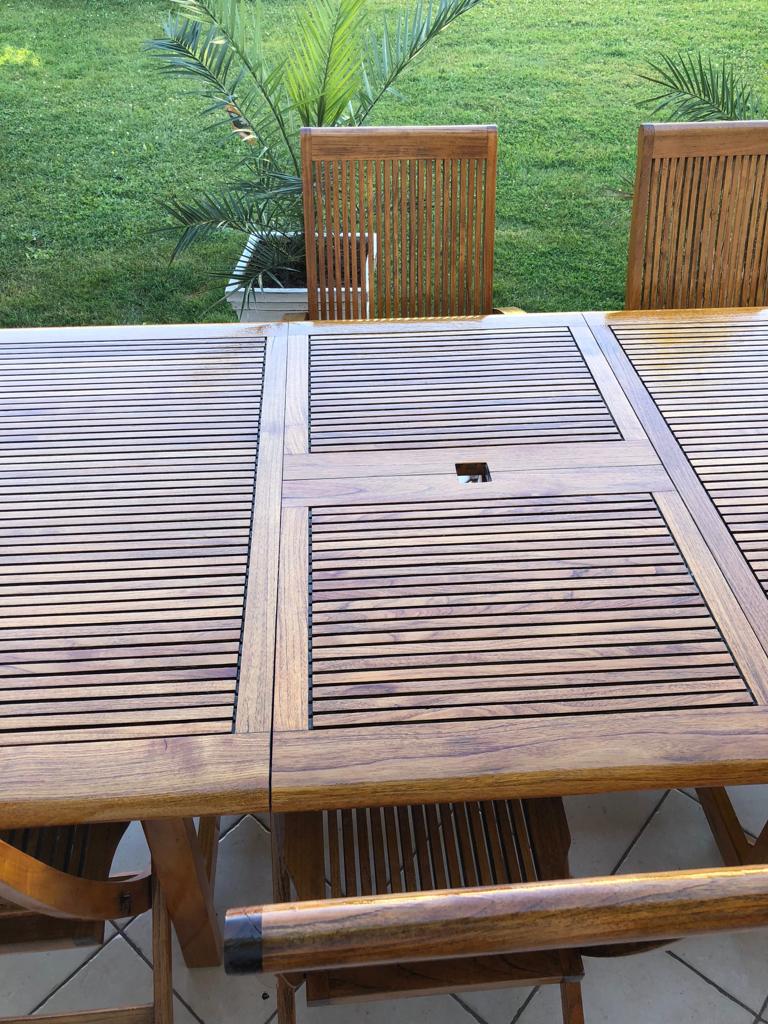 Lacq Turbogel on table