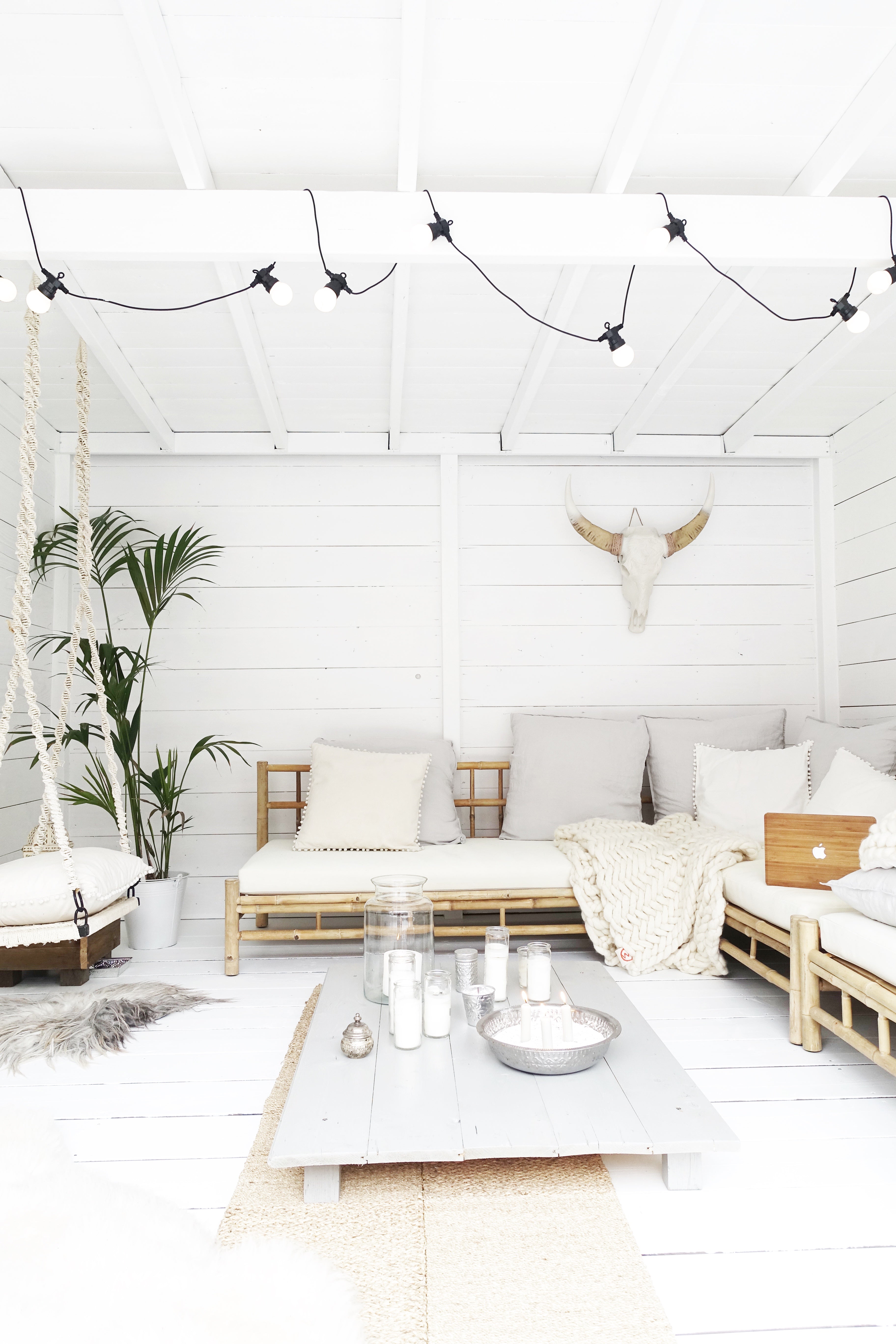 Lacq Produra in White