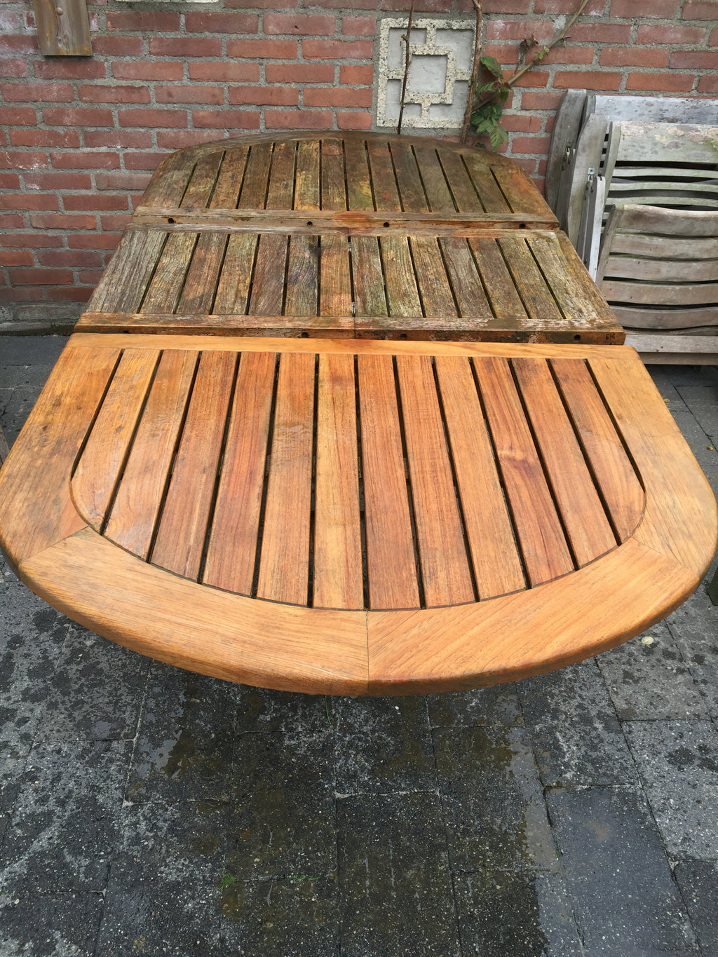 Lacq turbogel on table